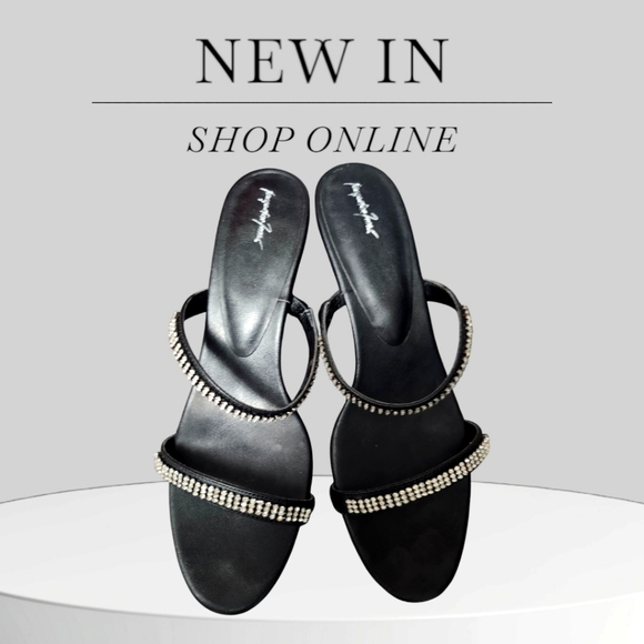 Jacqueline Ferrar size 9.5  lyric black sandles - Picture 1 of 5